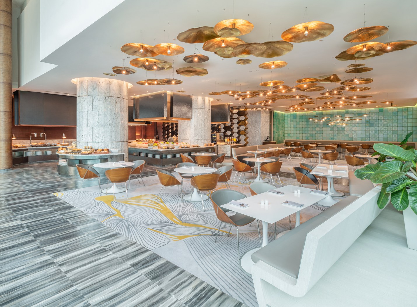 Latest Recipe & Tempo Bar mezzanine floor at Le Meridien Hotel